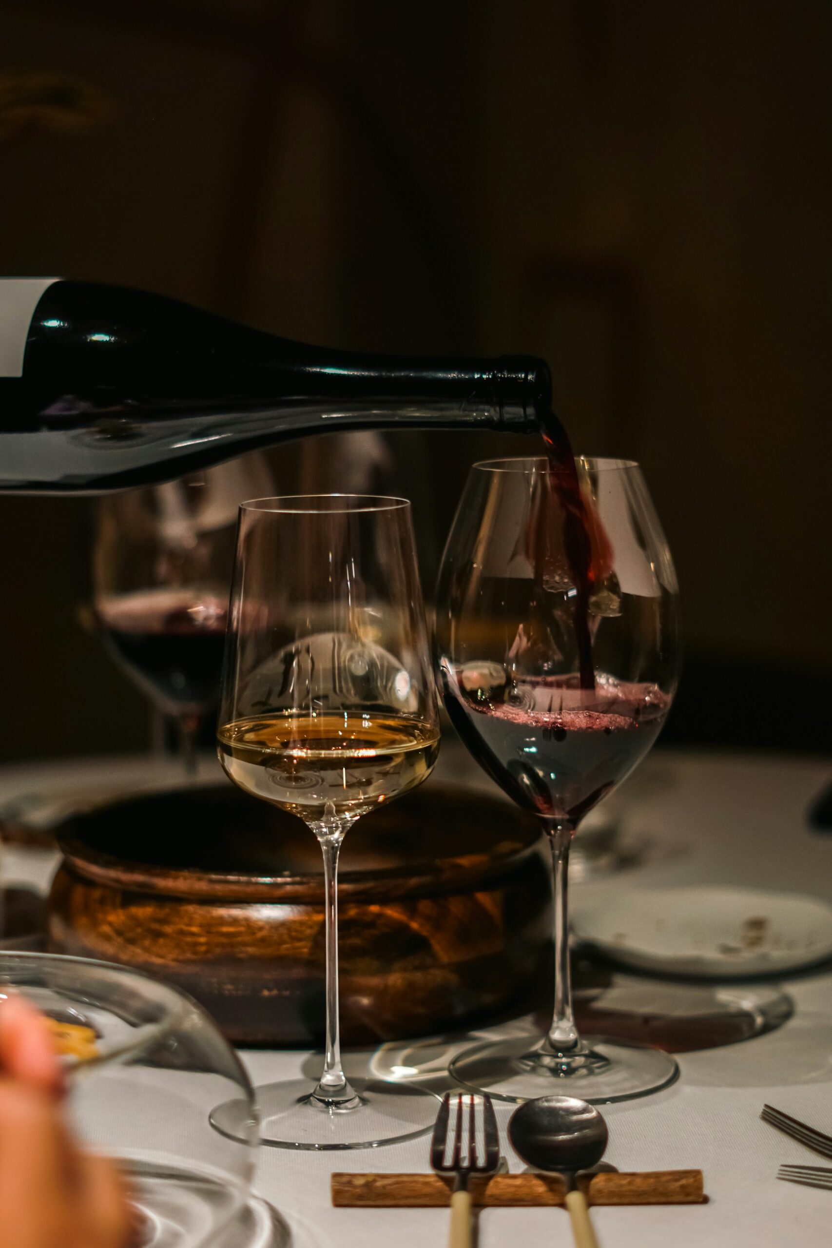 Cómo elegir el vino perfecto para una cena especial vinosdelarivera
